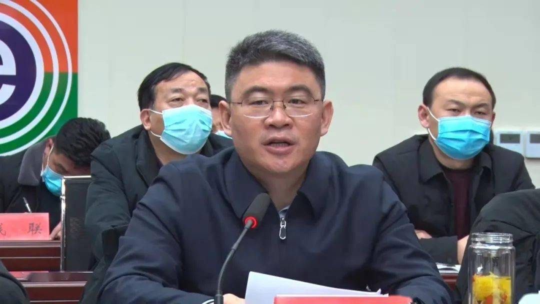 会议集中收看了《通许县人居环境曝光台》视频;郭永安交办了疫情防控