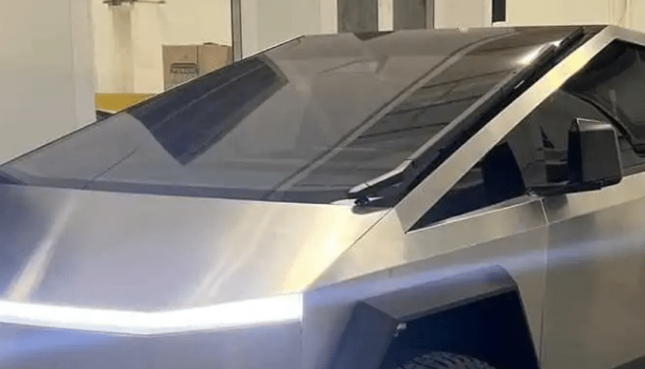特斯拉Cybertruck量产版实车曝光 车身比例与细节均有调整_搜狐汽车_搜狐网