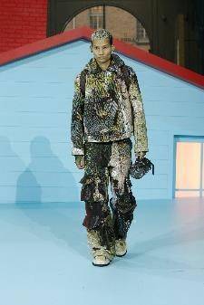 路易威登男装艺术总监Virgil Abloh呈现路易威登2022秋冬男装系列‘?????????? Dreamhouse?’ 巴黎，2022年1月。