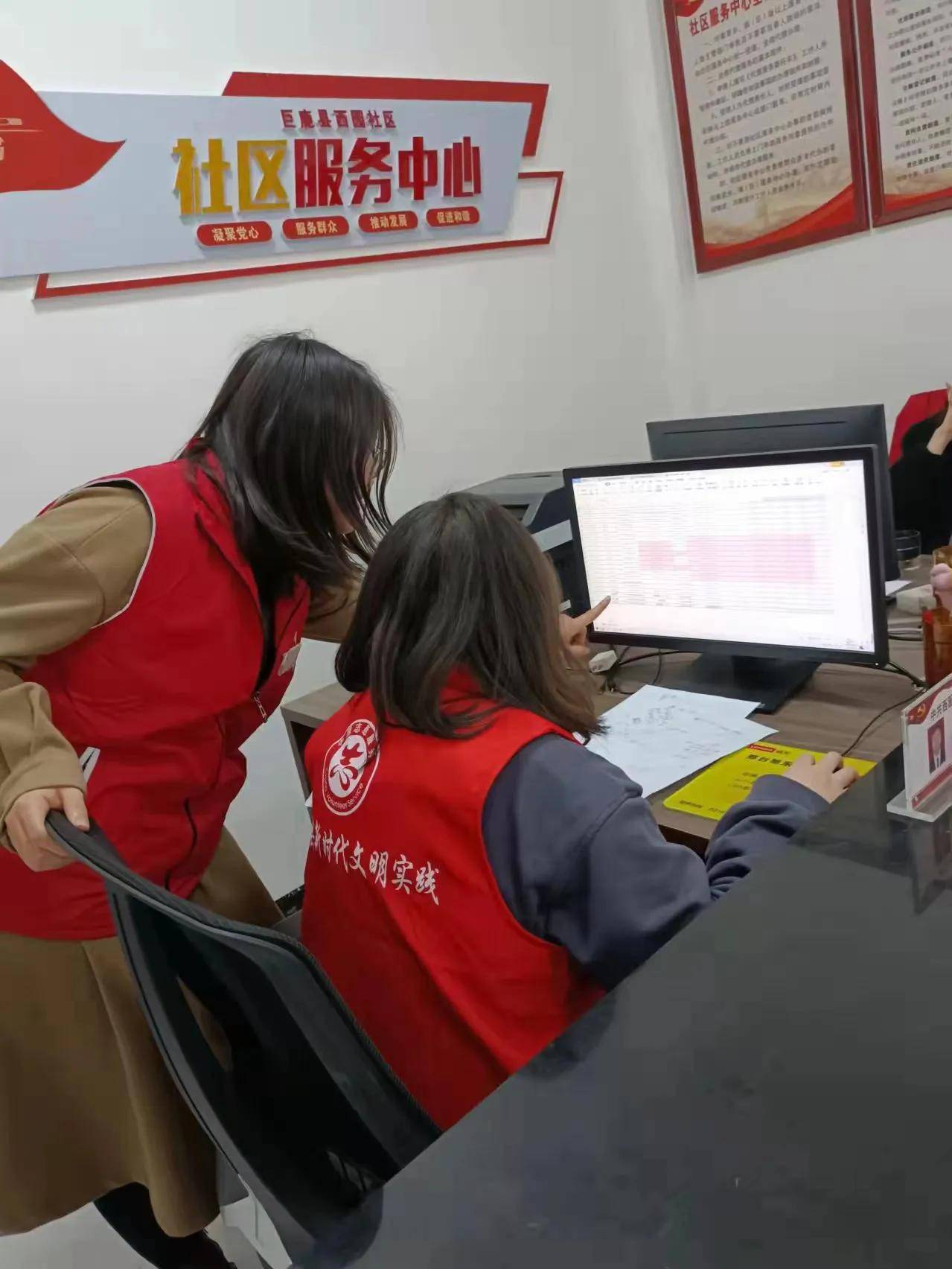 大学生志愿者助力疫情防控 彰显青春使命担当_巨鹿县_社区_信息