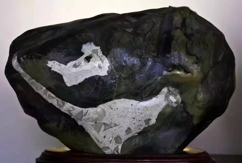 长得酷似马云的奇石估价10亿元