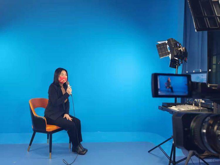 国家体育馆|聚焦冬奥“黑科技”| 一台笔记本+一块屏幕轻松搭建“云上制作中心”