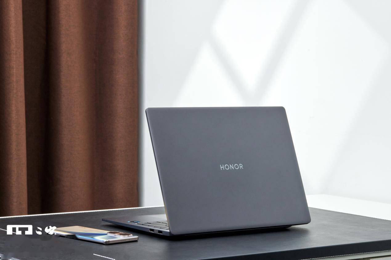 ThinkPad|荣耀MagicBook V 14 对比ThinkPad X1 Carbon :性能与质感的较量