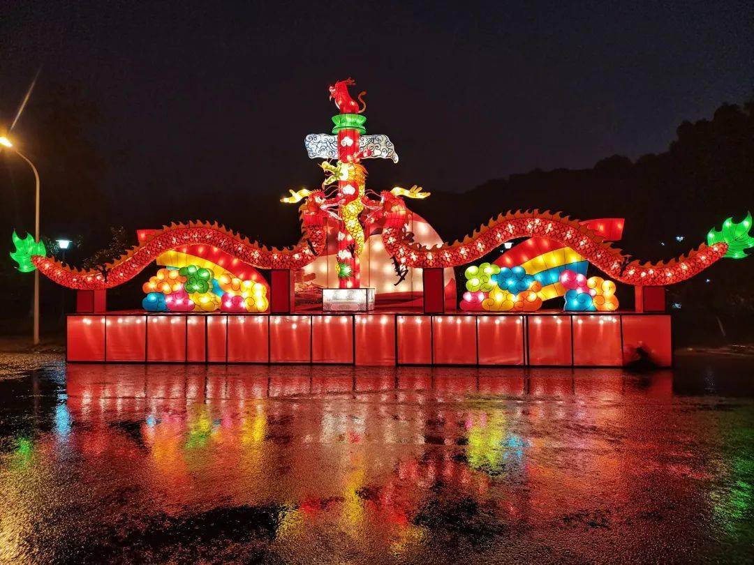 16組大型藝術燈扮靚陽新蓮花湖公園