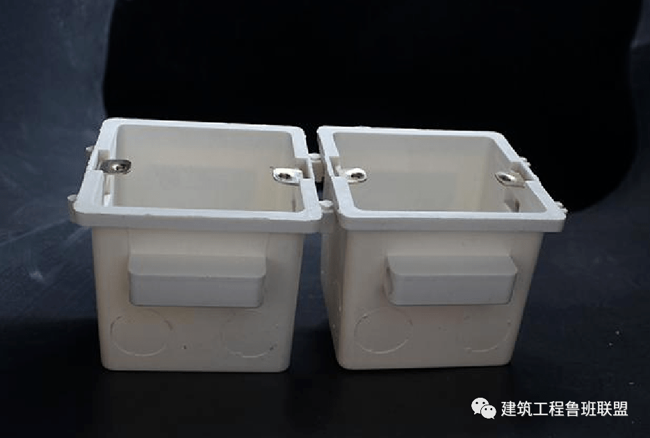 铝模工艺下剪力墙免抹灰机电线盒如何精准预埋