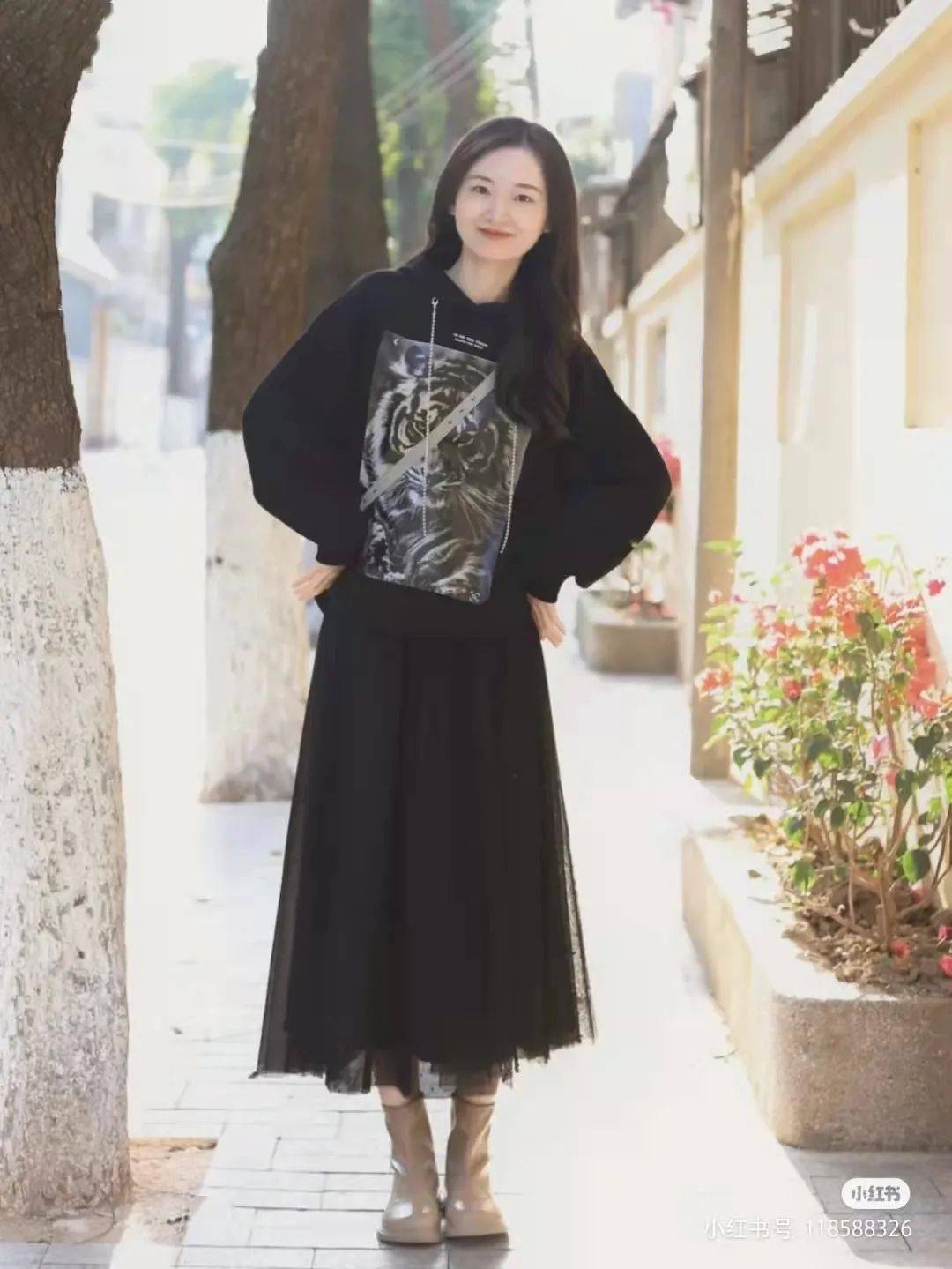 气质女人穿搭秋冬披肩 8b63612542a94dd190738a9811a54cc1.jpeg