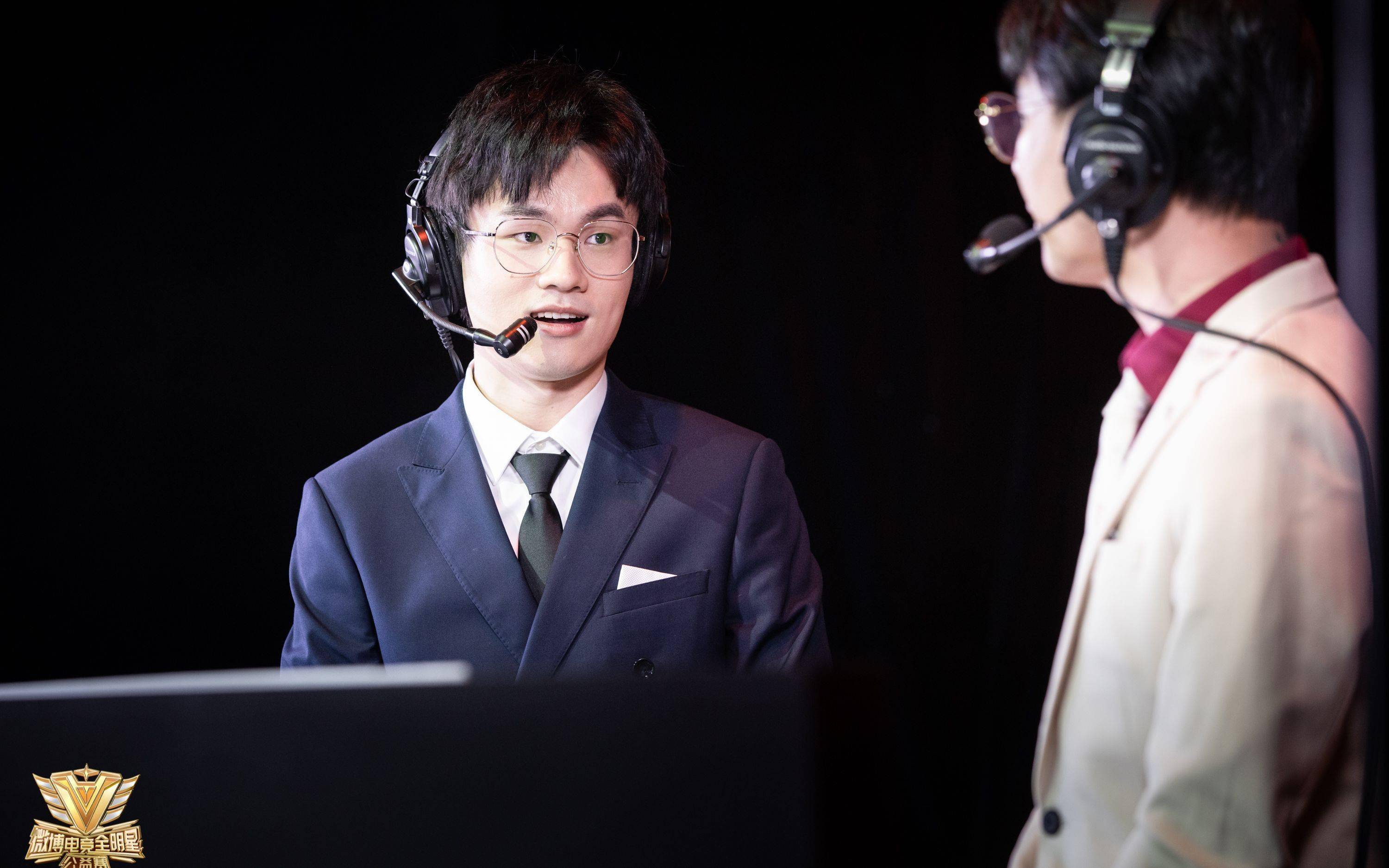 偶像是詹俊解说瓶子曾经也有电竞选手梦专访