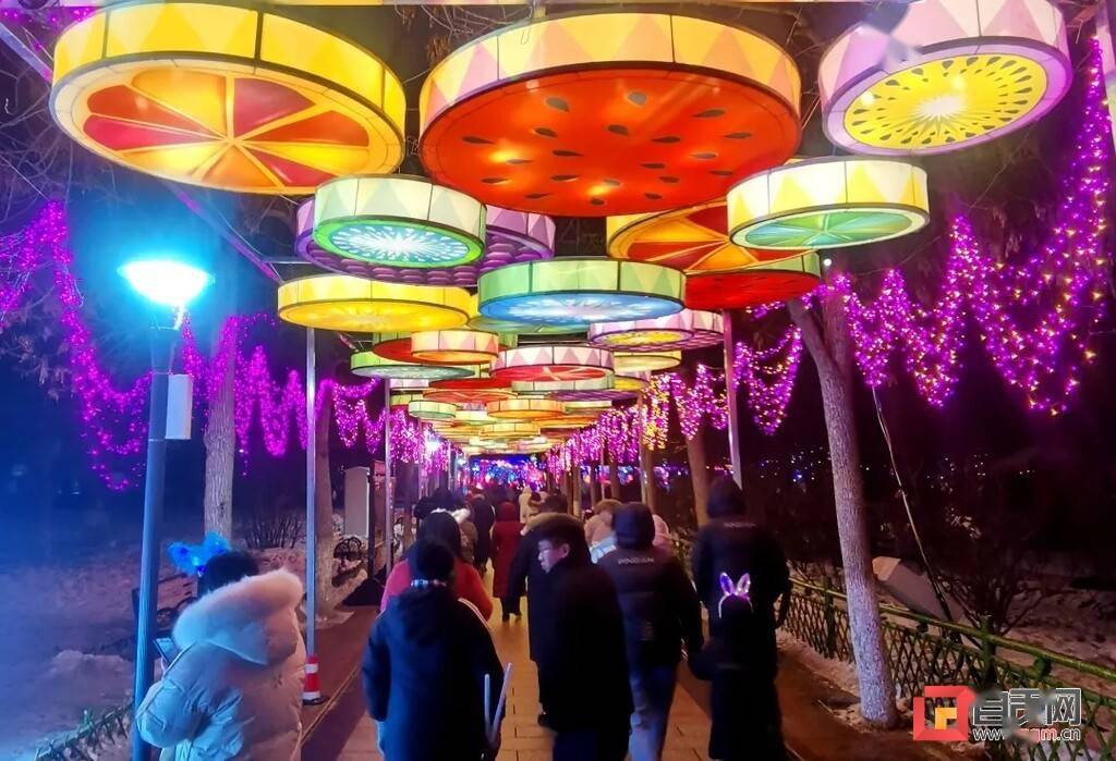 乌鲁木齐人民公园灯会图片