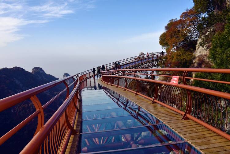 玻璃棧道 供圖 少華山景區少華峰 供圖 少華山景區少華山景區由紅崖湖