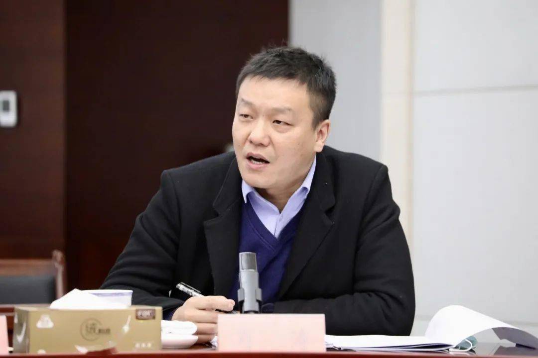 徐曙海主持召开座谈会就2022年政府工作报告征求意见建议