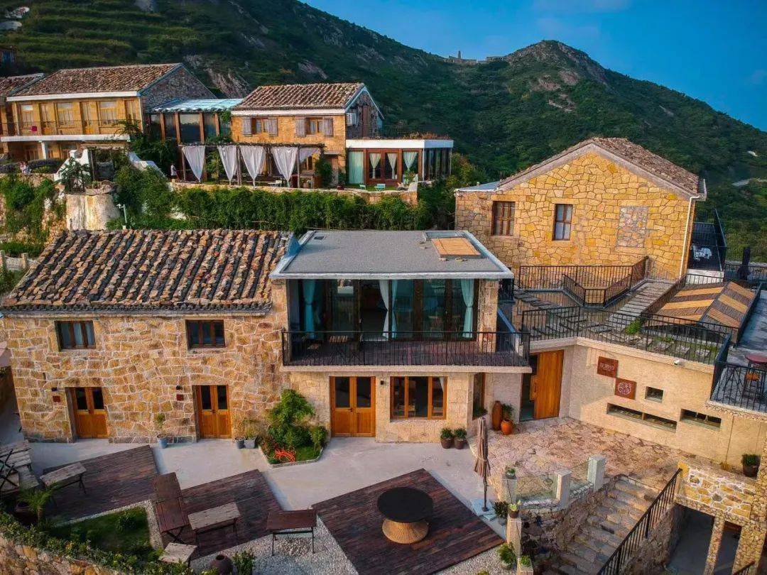 疯狂种草睡进海边轻奢石屋超广角海景房躺看日出台州这家民宿太美了