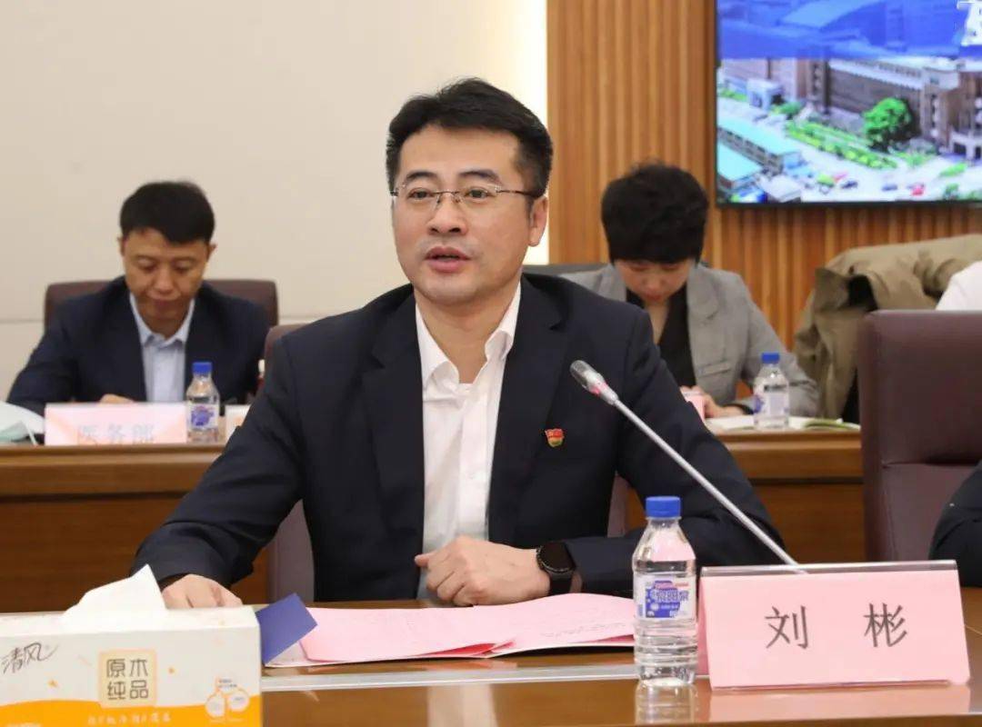 (张兴桥常务副局长介绍长春市公安局情况)