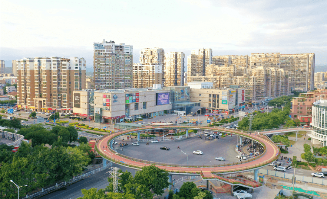 除了享受市政资源,乐海城市广场,厦门市第三医院,同安城南医院等商业