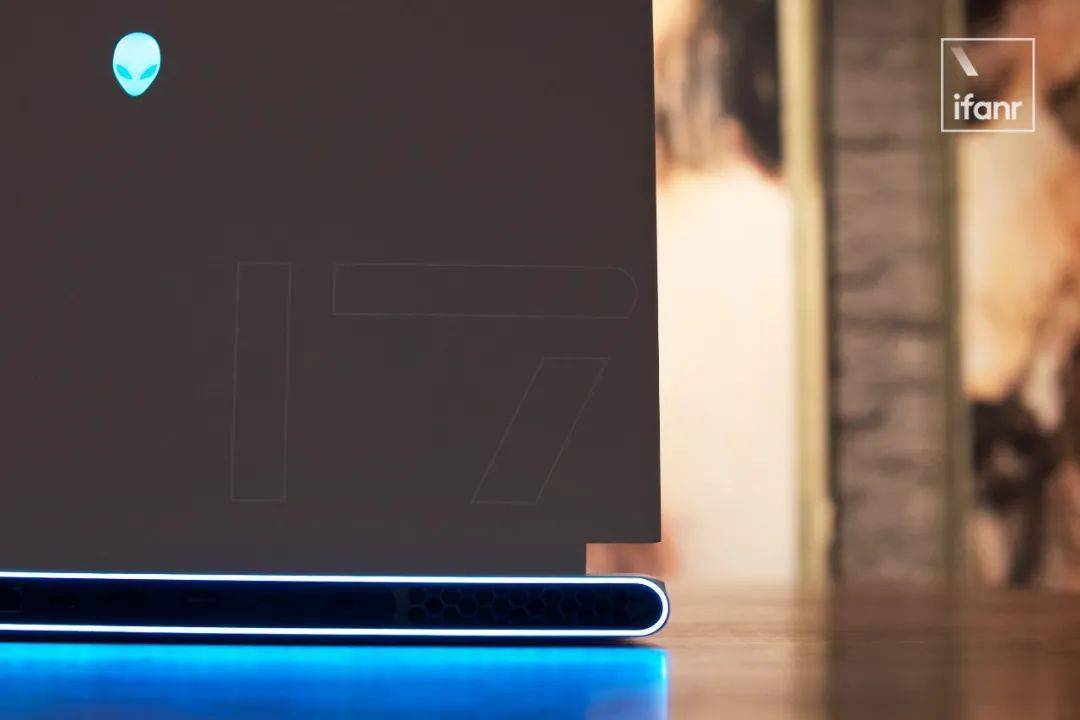 Alienware X17 体验：50000 元的外星人顶级游戏本，除了超强性能还有什么？