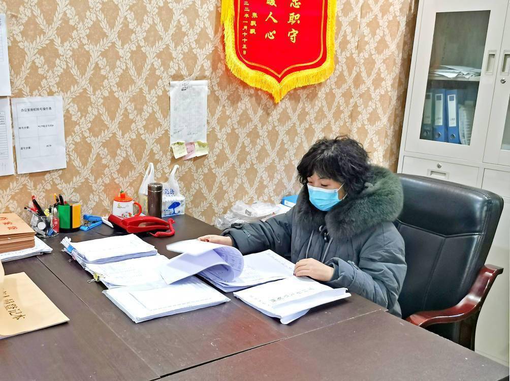 张文良 封面新闻记者刘彦谷"今年咱俩都要值守,三十晚上,就让孩子们