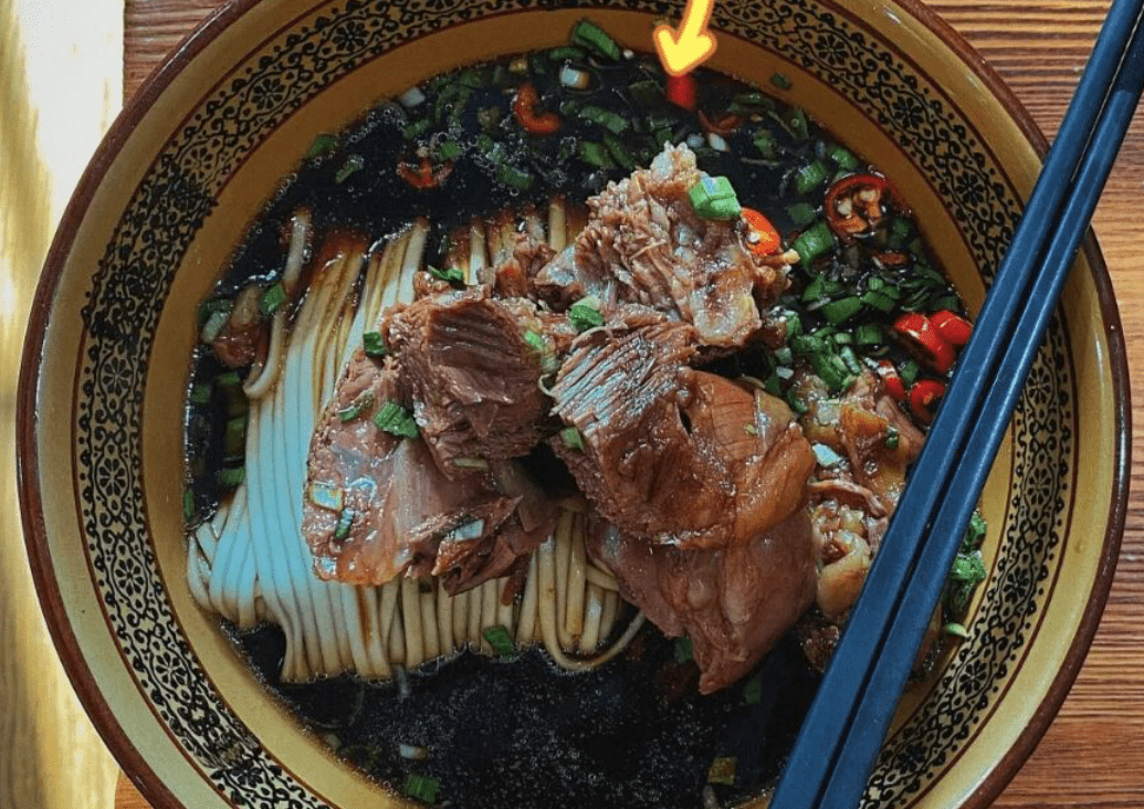 苏州古镇上的红烧羊肉面传承3代人一天出200多碗月入4万多