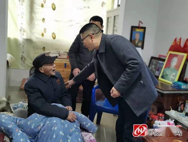 怀化市住房保障服务中心:情系公租房住户,走访慰问暖