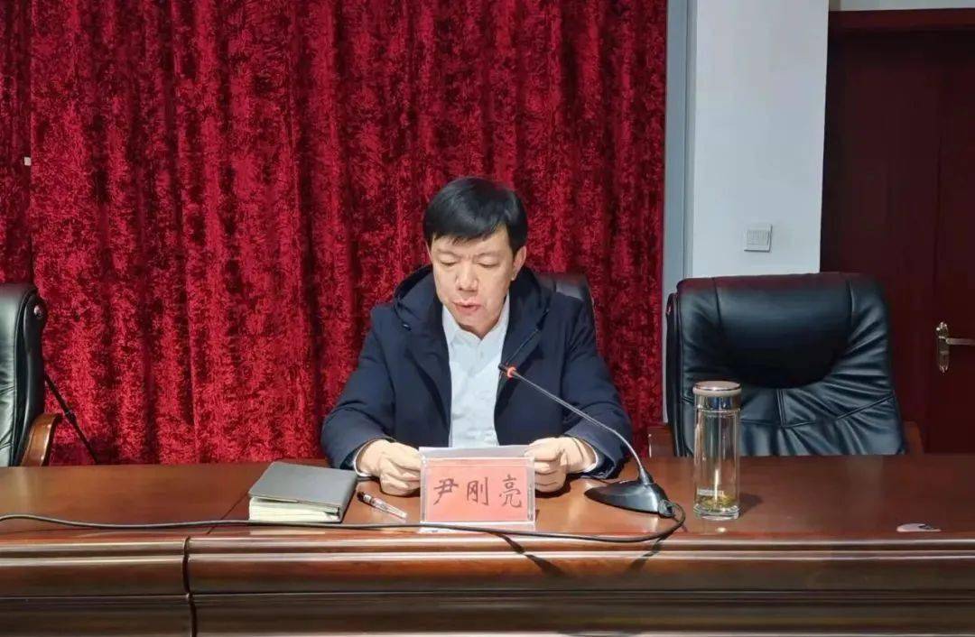 涞源县政府县长王燕出席会议并作重要讲话.