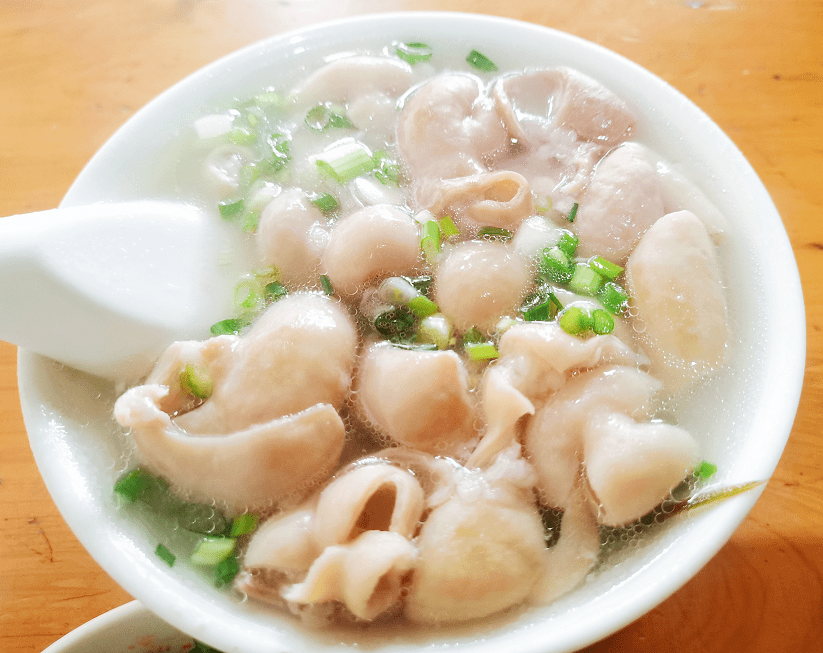 春节美食篇回味无穷的定文四毛肥肠汤