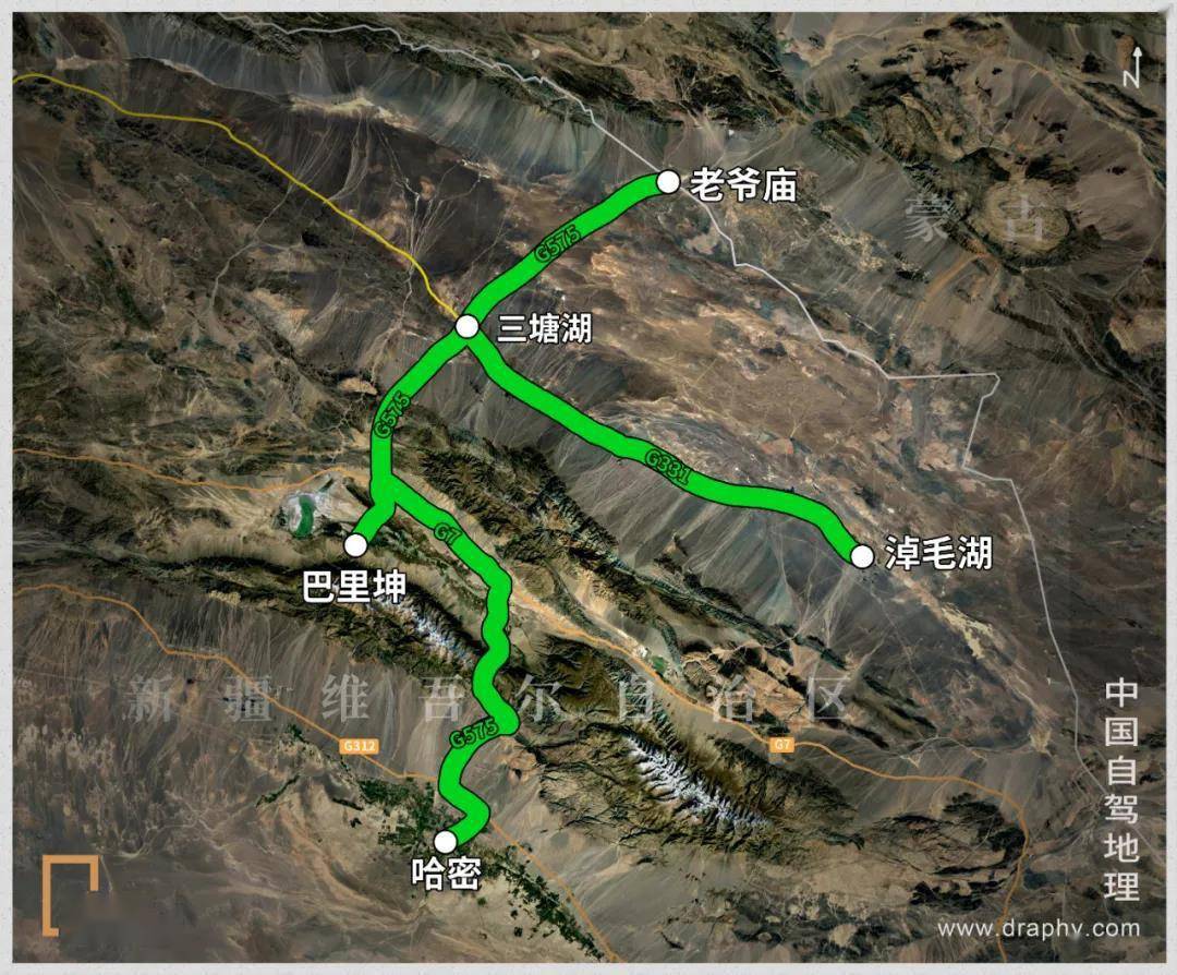 继12月25日,新疆首条穿越沙漠的高速公路s21开通后,12月26日,新疆东部