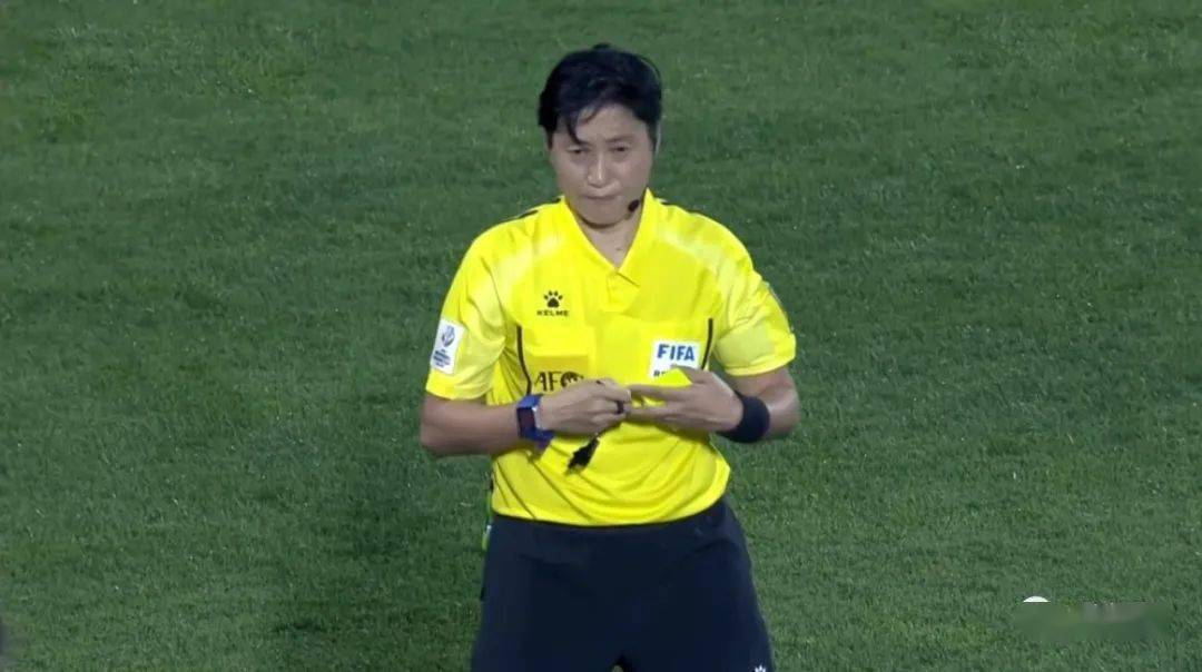 女足亚洲杯中国裁判执法澳韩碰撞韩国裁判主哨中越对垒