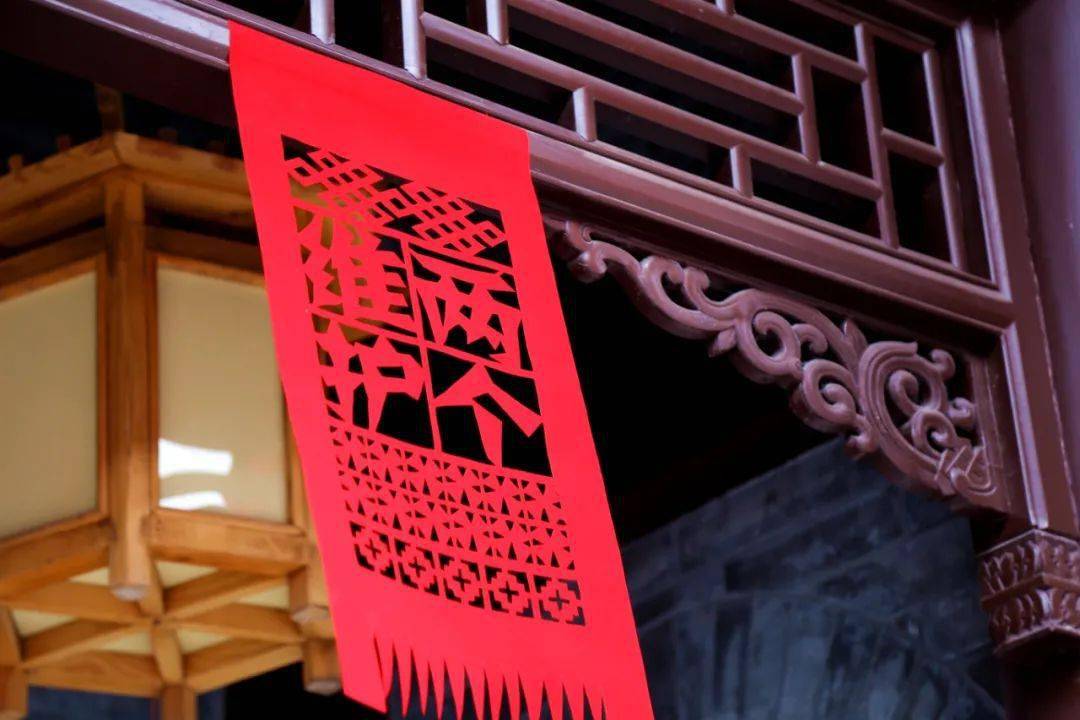 莒县过门笺家门口的年味儿