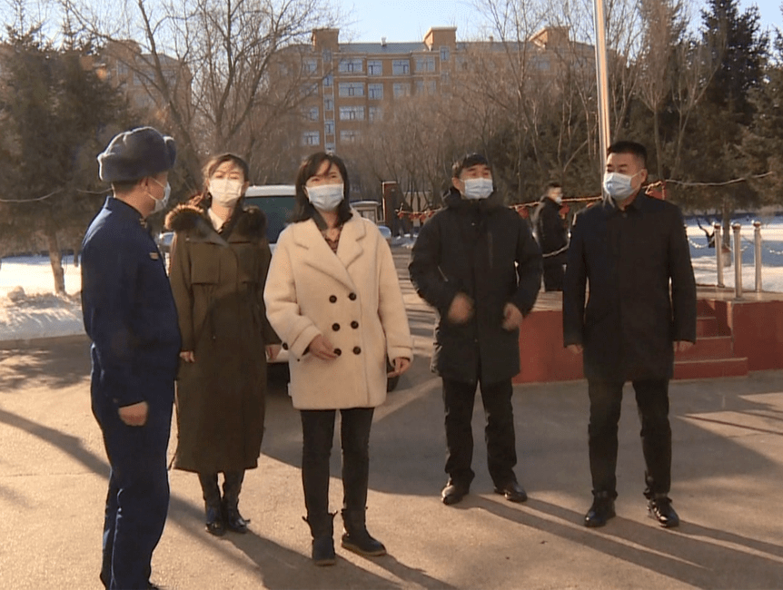 1月30日,莫旗领导柴海波,王立新,郭俊萍,吴岩看望慰问节日期间坚守