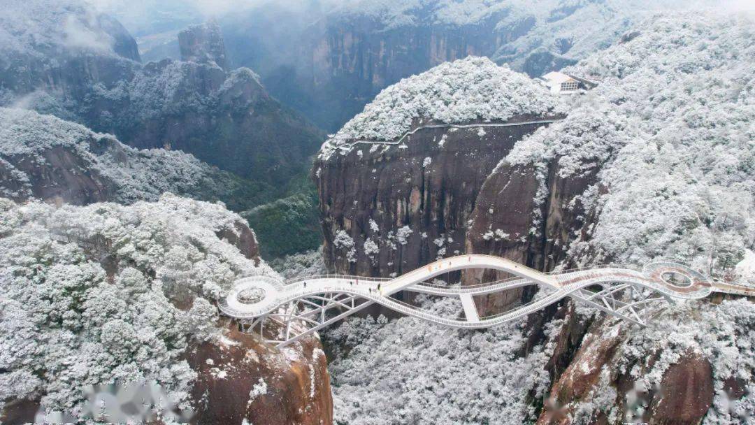 神仙居用一场盛世雪景在这农历岁末之际神仙居的这场雪终于如约而至啦