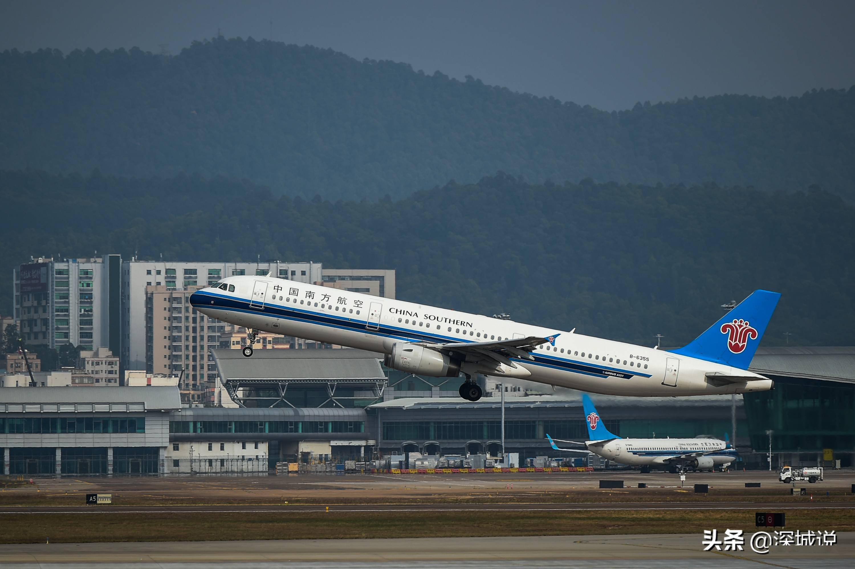 在深圳机场看飞机起降繁忙,这些航空公司你都认识吗?