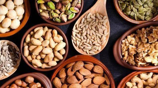 亲戚|抓紧屯点小零食，过年话题你来定！