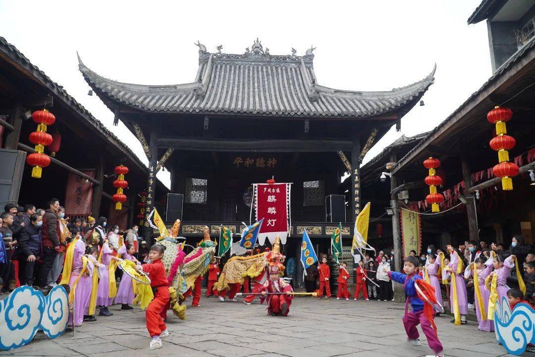 乐山再登央视在罗城古镇欢欢喜喜过中国年