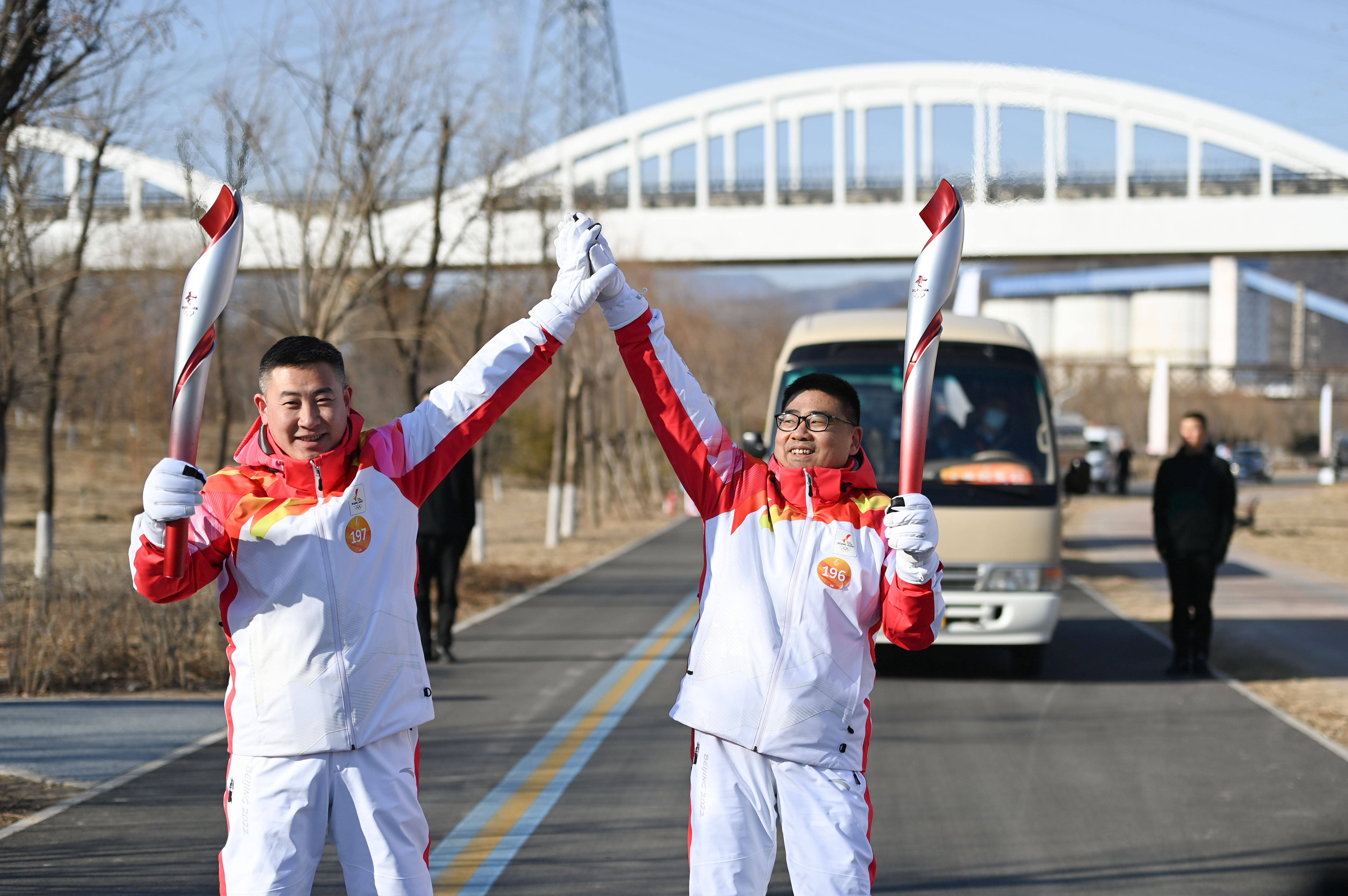 北京冬奧會火炬在冬奧公園傳遞