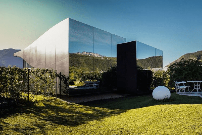 仔细看!它们可是闻名世界的镜面建筑