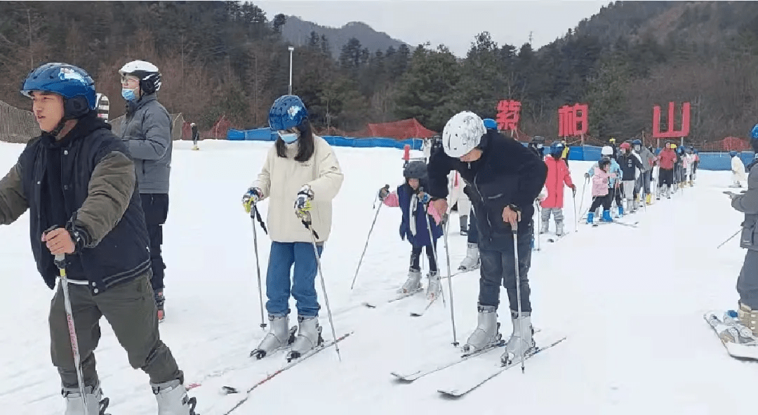 滑雪|游园、赏灯、逛市集……汉中好热闹！