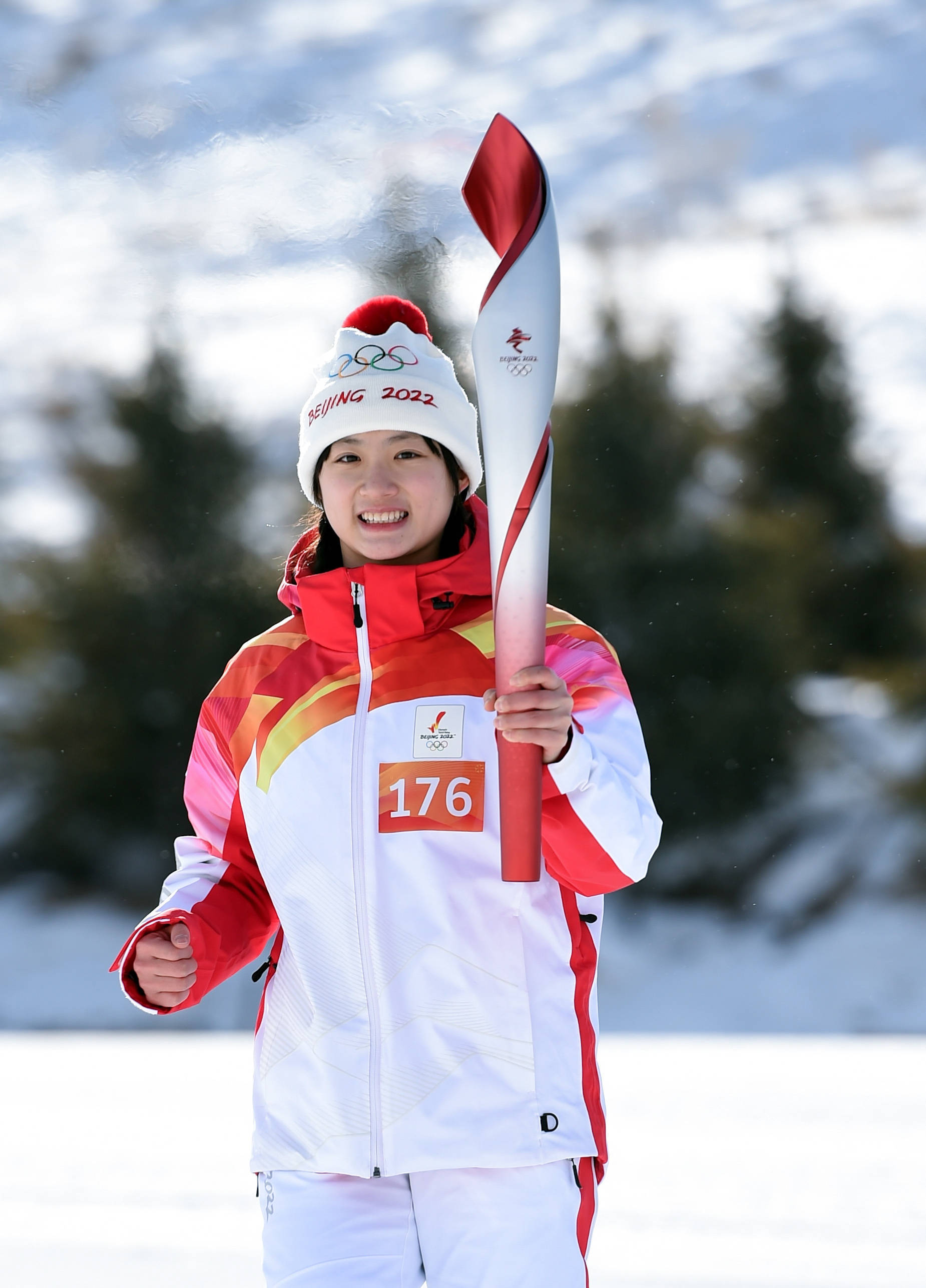 冬奥会中国队滑雪服装图片