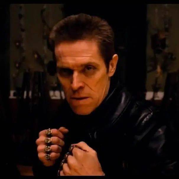 电影 不当导演,他一定是个服装设计师