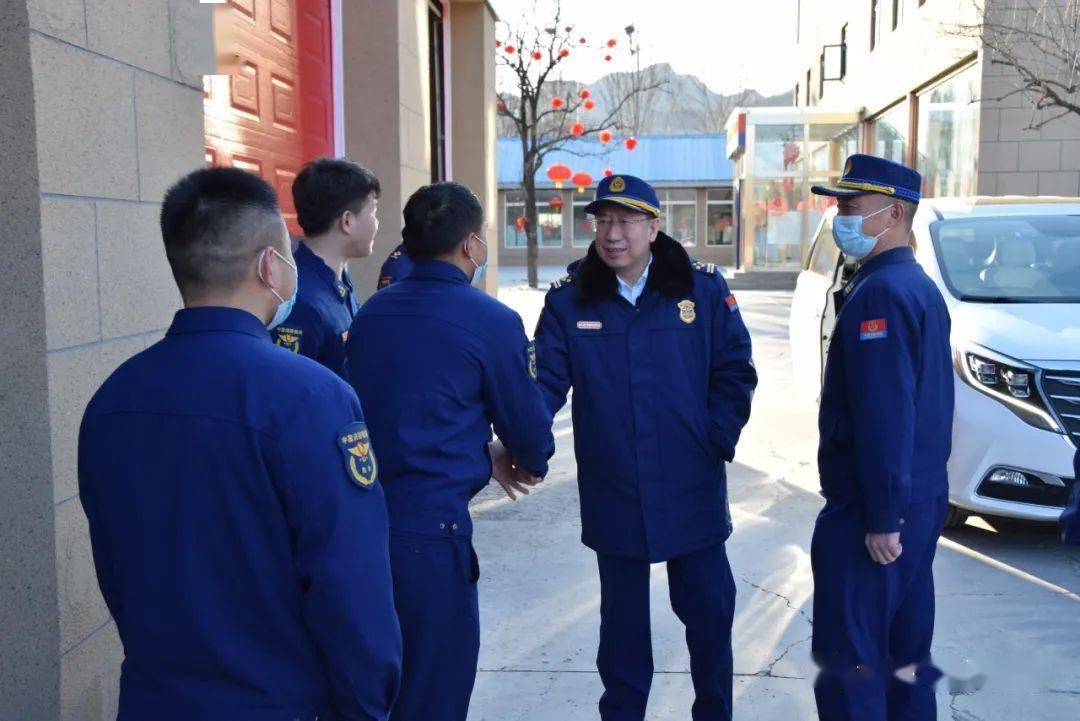 潘业辉政委到门头沟支队龙泉消防救援站检查慰问