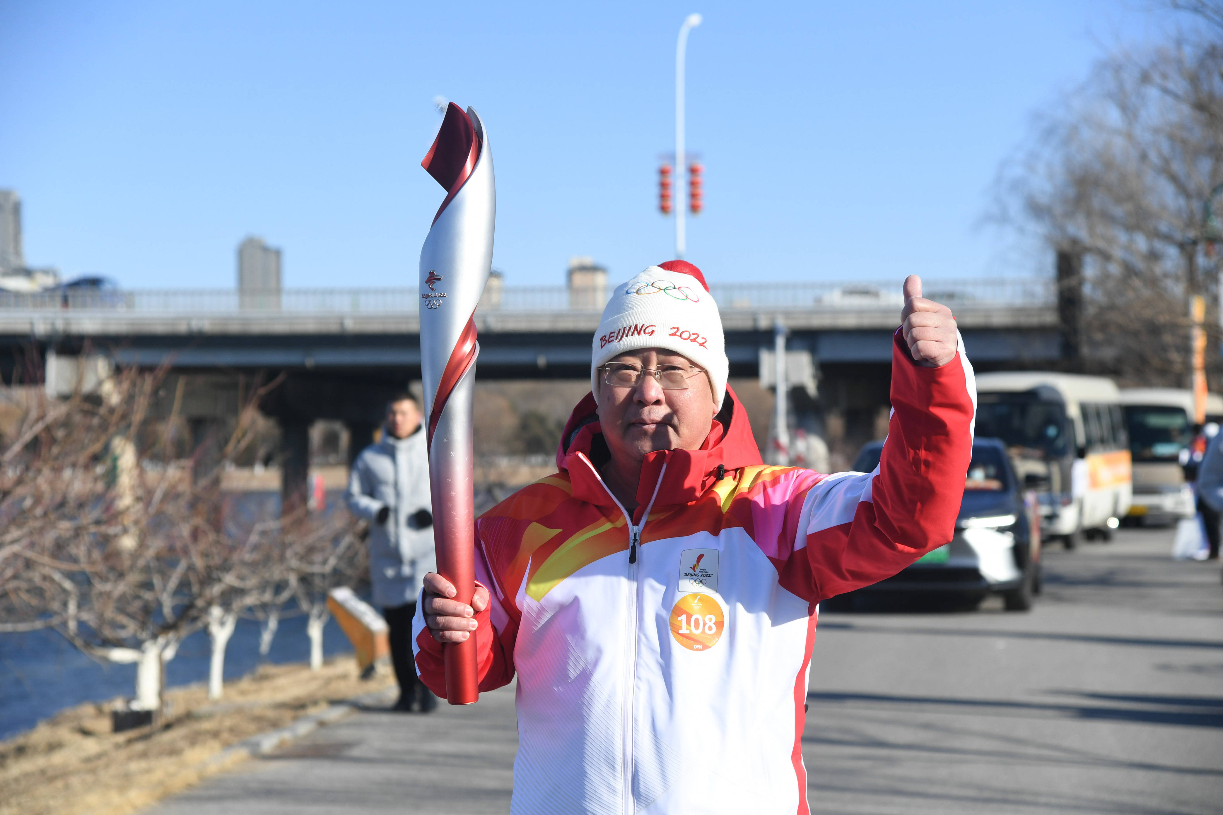北京冬奥会火炬在大运河森林公园传递