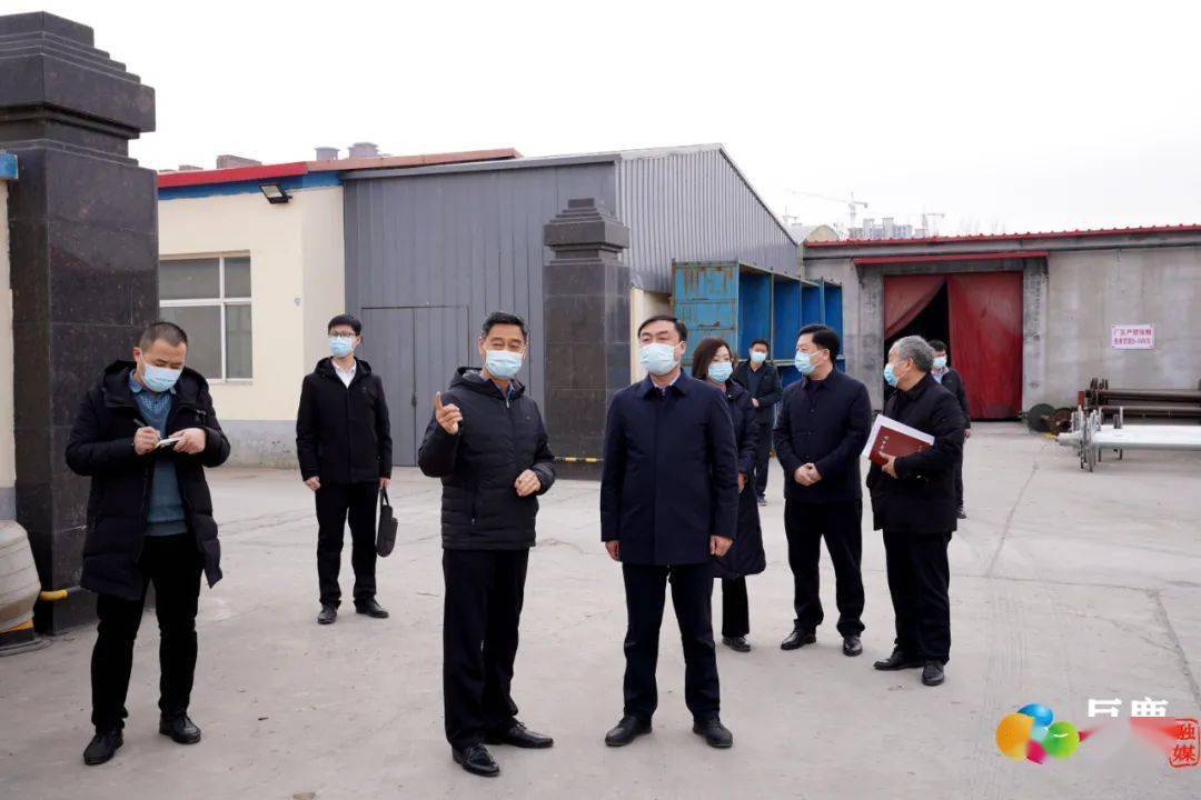2月6日,县委书记杨振东深入企业,车间,一线走访慰问,一线解决难题