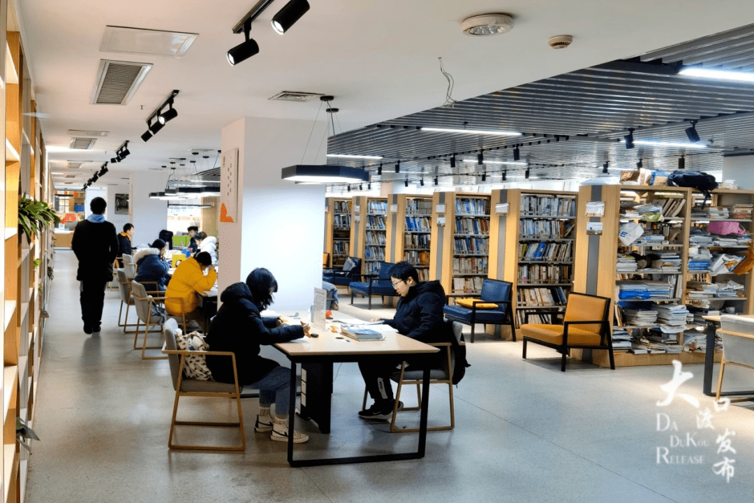 大渡口区图书馆城市书房"成渝地·巴蜀情"川渝十地书画摄影作品联展"