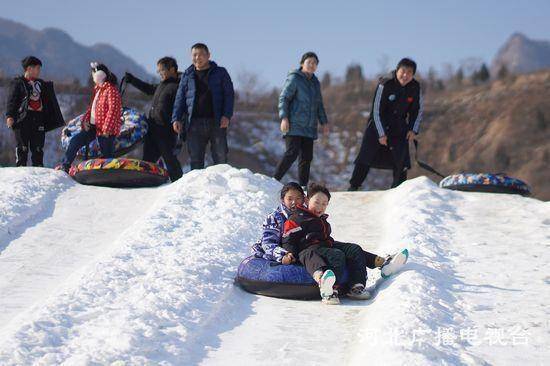 邢台内丘:乐享冰雪运动 祝福北京冬奥_滑雪_冀时_游客