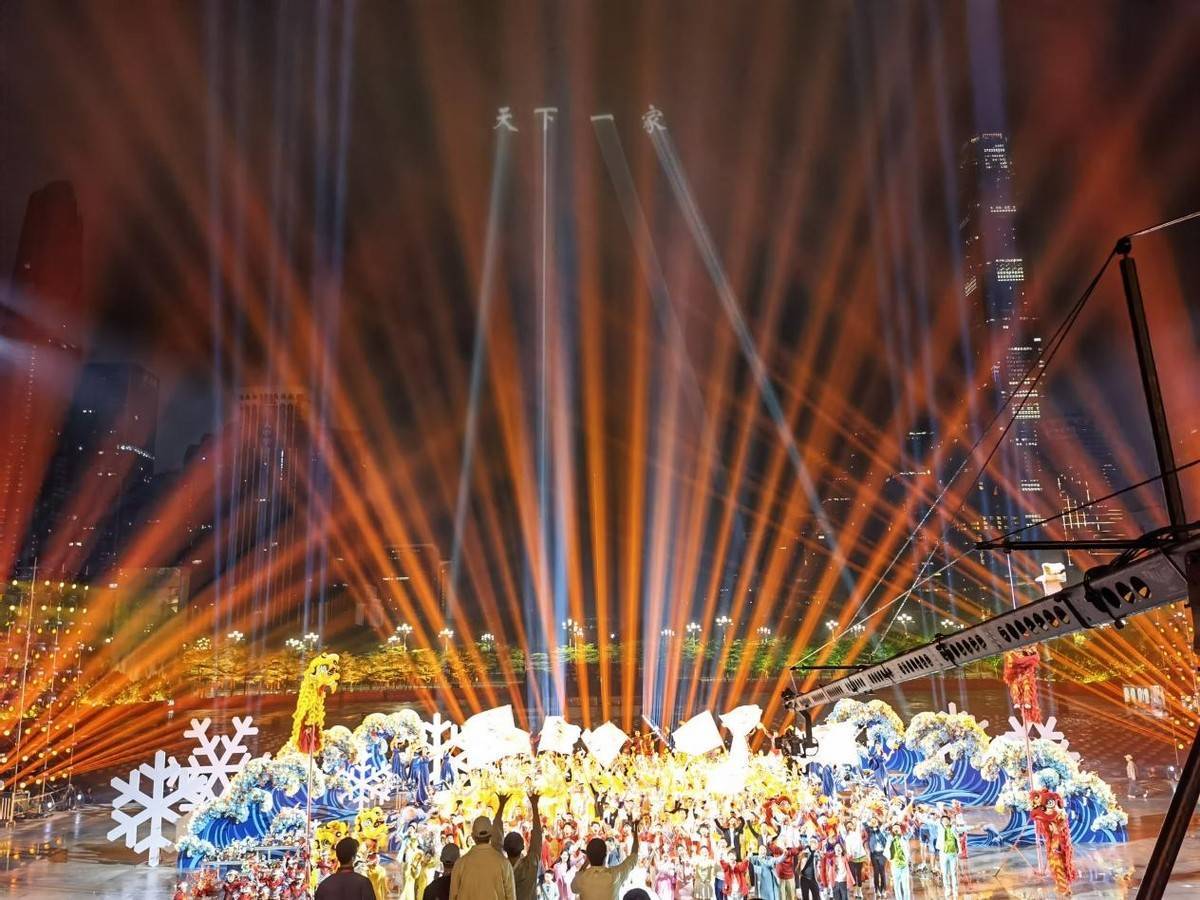 献礼|“云上写字”为冬奥会献礼！光峰科技全球首发10万流明激光投影灯