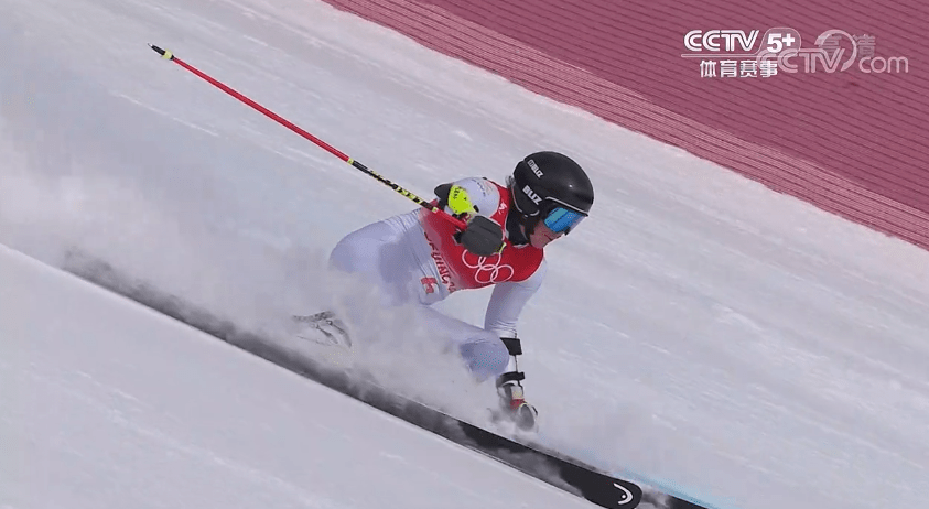 金牌|瑞典选手获得高山滑雪女子大回转金牌