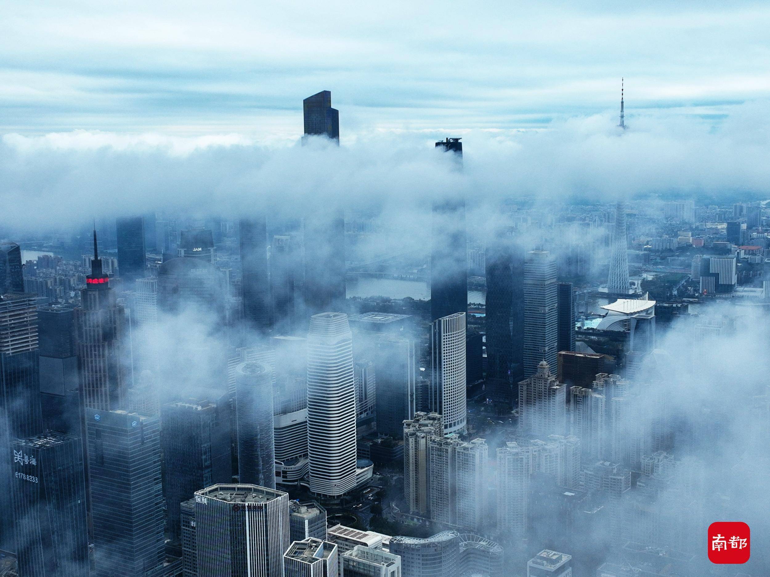 图集返工首日广州全城云雾缭绕春雨绵绵明后天阴冷持续