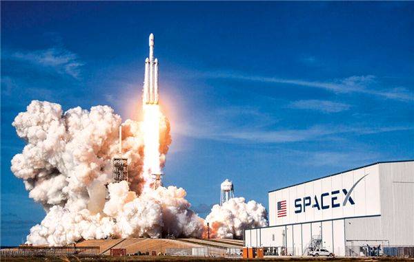 研究：SpaceX卫星反射太阳光，天文拍摄照片被破坏，数量激增35倍