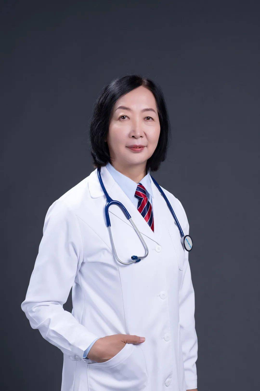 王玉华副主任医师毕业于延边大学临床医学专业,从事妇产科临床工作35