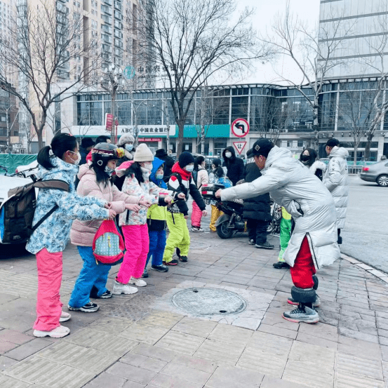 【新春记者走基层】翩翩少年郎 逐梦滑雪场_于航沣_训练室_河北省