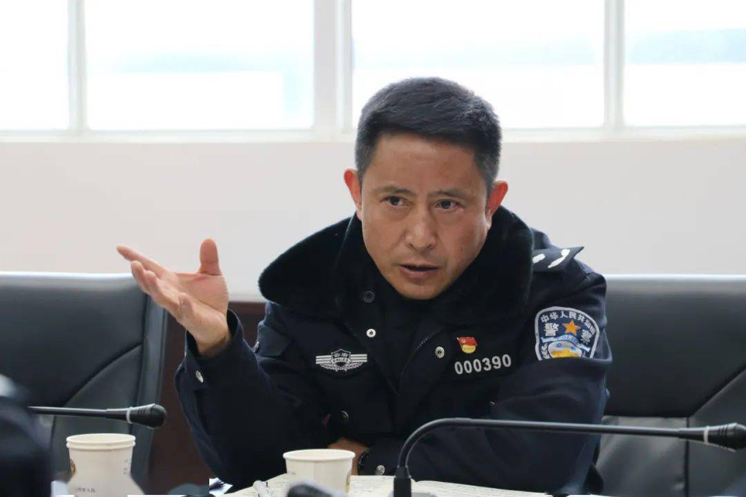 冒锡昆副总队长深入大理市交警大队调研指导交通管理工作