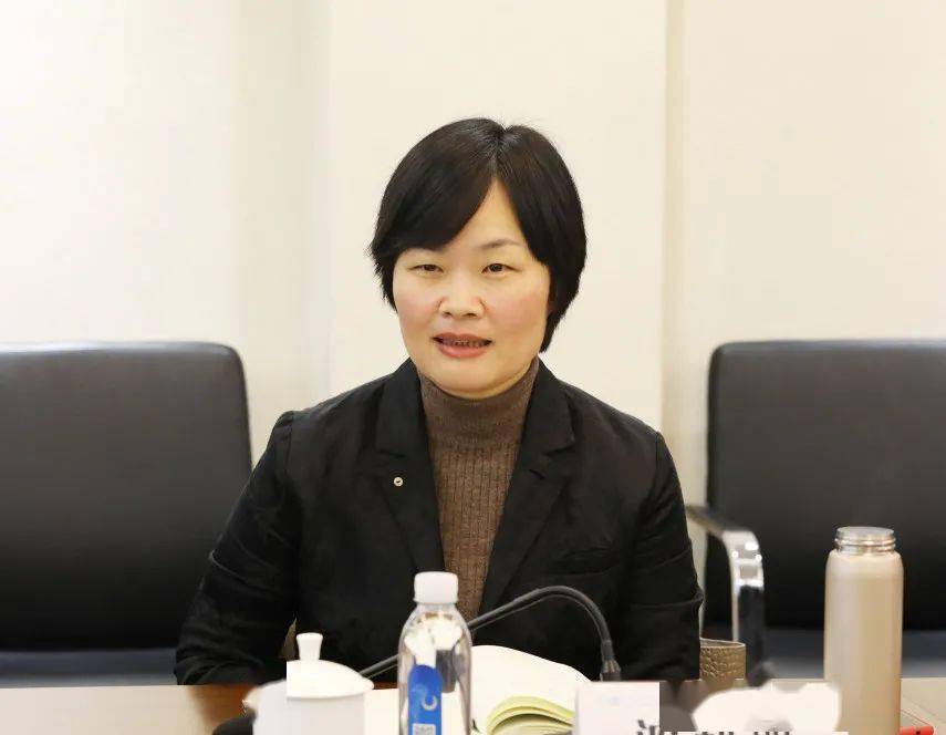 听取谢世峰书记汇报后,沈勤丽副市长为医院在医疗服