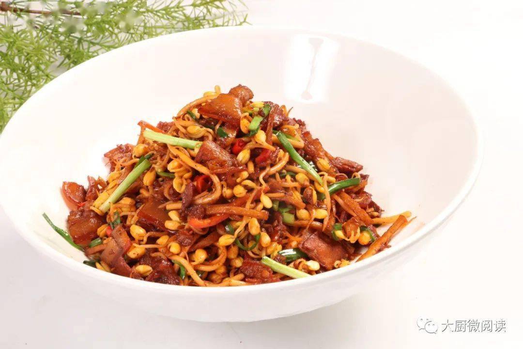 名厨|黄豆芽炒肉也能做成招牌菜?核心在于用11种香料粉炒肉,难怪桌桌必点